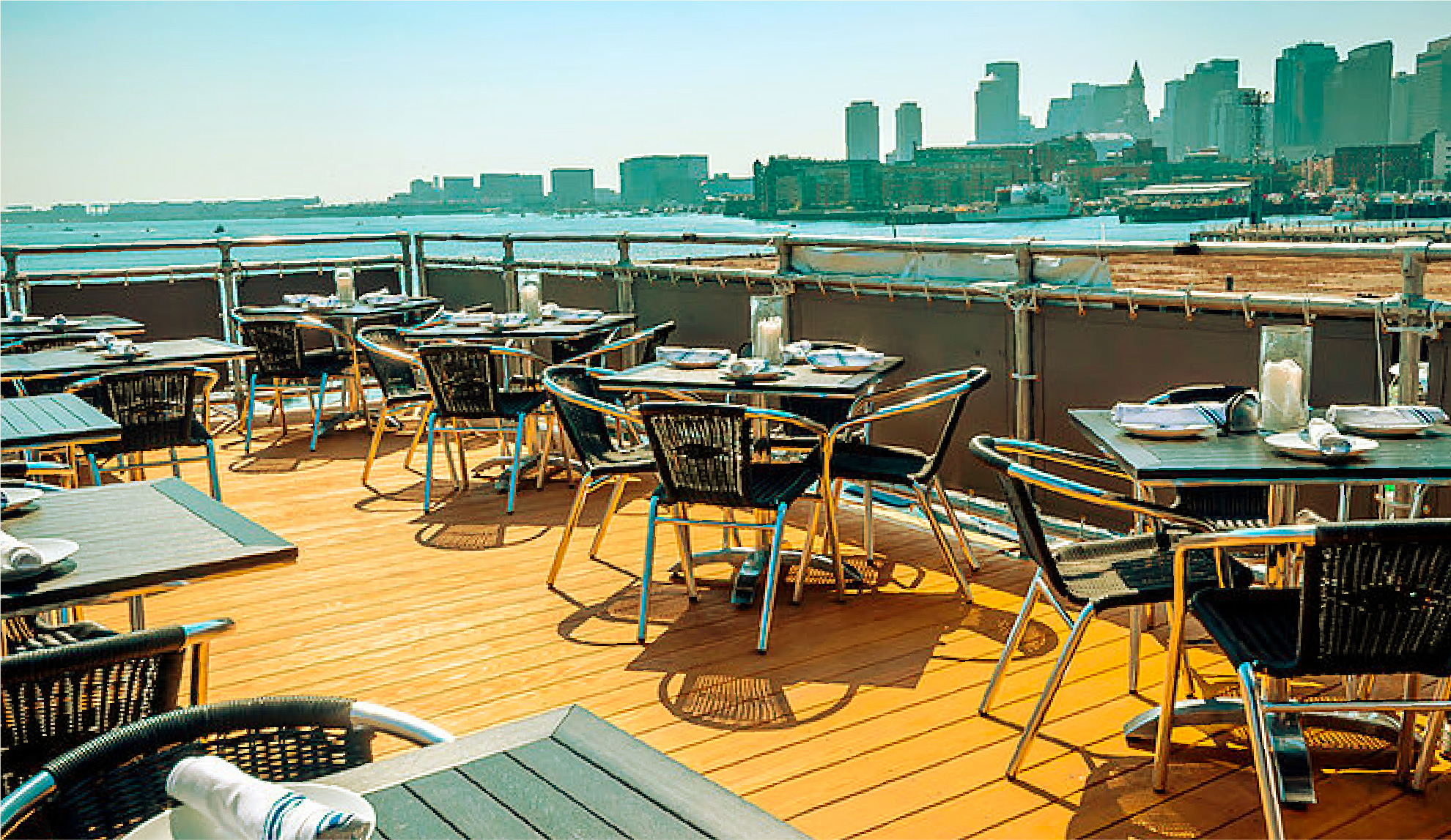 Beautiful rooftop bar to have a few drinks outside in Boston